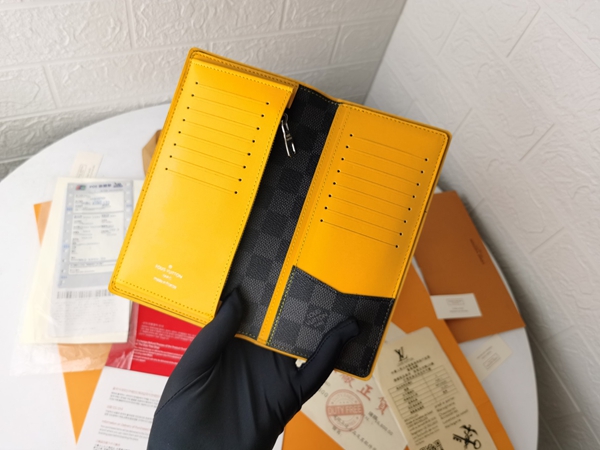 LVコピーウォレット側面デザイン